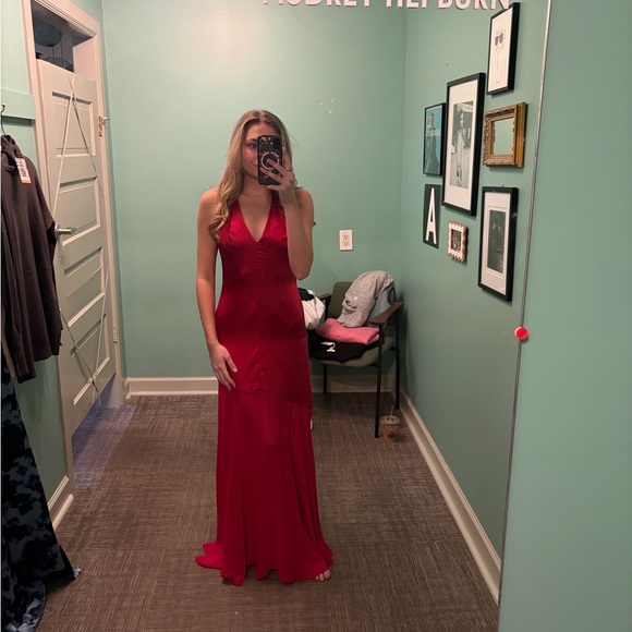 “Lua Dress” - Picture 5 of 7